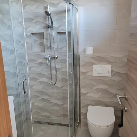 Breeze Jacuzzi House Semesterbostad *